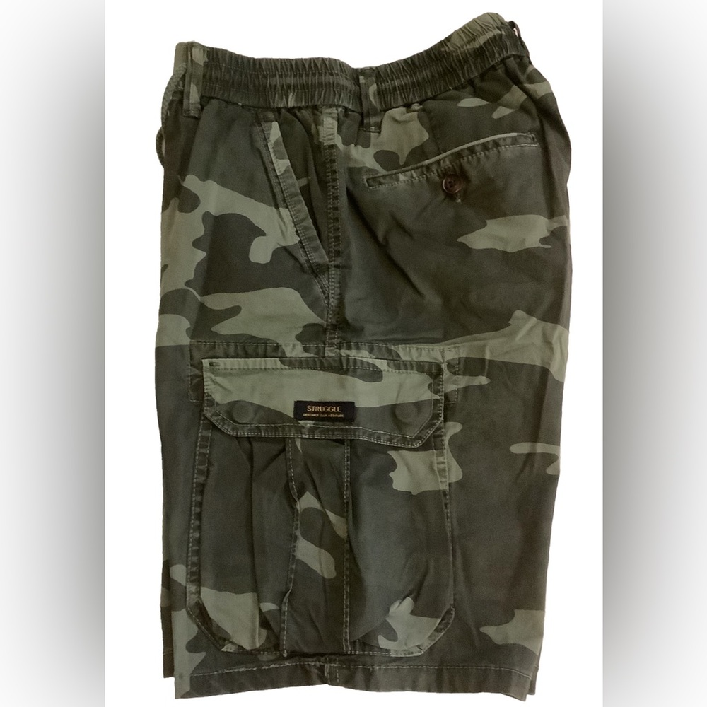 Struggle Cargo Shorts Men’s Size 34 Classic Camouflage Olive Green